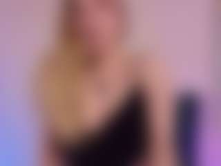 Live cam show with MissSquirtling - Solo on infinitiblacc.com