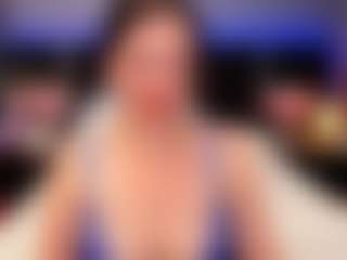 Live cam show with MissRossi - Body Massage on 1on1-livenow