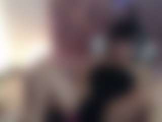Live cam show with CUTE BIG ASS - Camel Toe on AdultVida.com