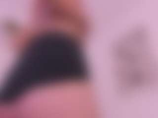 Live cam show with MIA-COLLLINS1 - Red Hair on PervPlay.com