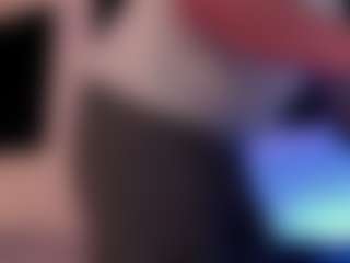 Live cam show with Eloncoxx01 - Nipple Piercings on CamClone