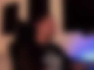 Live cam show with Eloncoxx01 - Black Hair on SinfulBabes