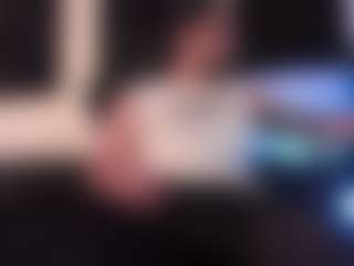 Live cam show with Eloncoxx01 - Tease on Camsoda