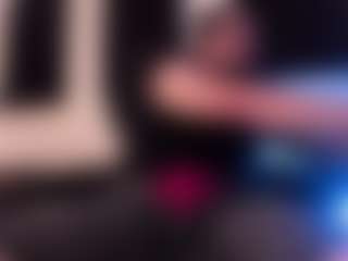 Live cam show with Eloncoxx01 - Black Hair on Camsoda