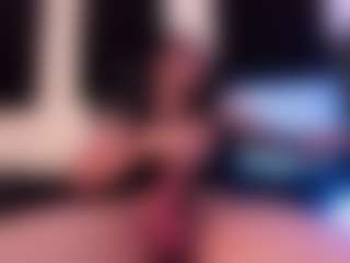 Live cam show with Eloncoxx01 - Nipple Piercings on Camsoda