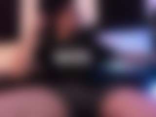 Live cam show with Eloncoxx01 - Smoking on Camsoda