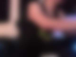 Live cam show with Eloncoxx01 - Brutal on Soda Cam