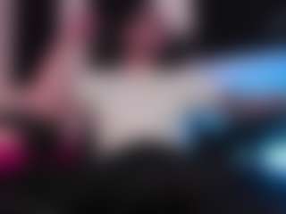 Live cam show with Eloncoxx01 - Smoking on Camsoda