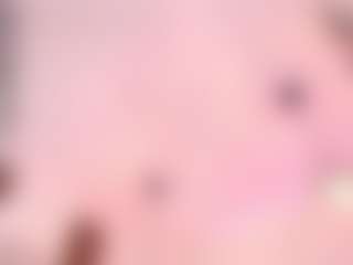 Live cam show with Amara Davis - Small Tits on Mixed Magazine Live