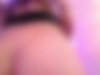Live cam show with Amara Davis - Moaning on madthumbs