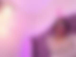 Live cam show with Amara Davis - Oil on xblisslive.com