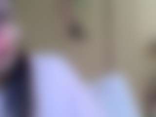 Live cam show with AyanaBetance - Hairy Pussy Brown Hair on xDating
