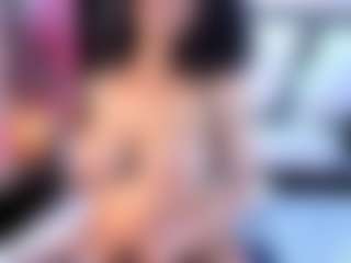 Live cam show with Lilithadams - Average on Camsoda