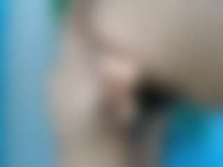 Live cam show with skinnysofia18 - Deepthroat on Camsoda