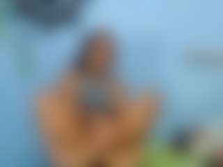 Live cam show with skinnysofia18 - Deepthroat on madthumbs