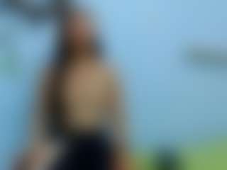Live cam show with skinnysofia18 - Double Penetration on eurowanks.com