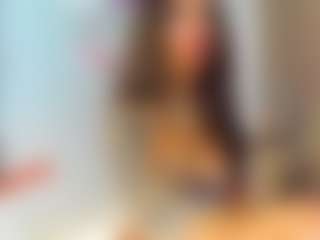 Live cam show with Anya-Belle - Gagging on Camsoda