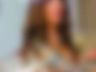 Live cam show with Anya-Belle - Smoking on intimatelivegirls.com
