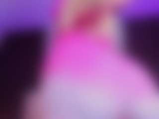 Live cam show with MiaaFarrel - Striptease on CSO-WL