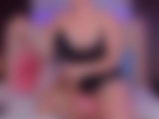Show de cámara en vivo con MiaaFarrel - Striptease en Camsoda