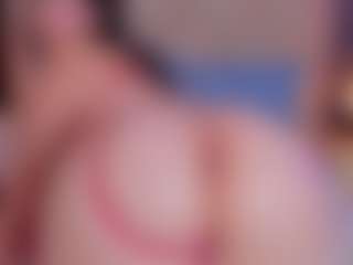 Live cam show with MiaaFarrel - Striptease on Camsoda