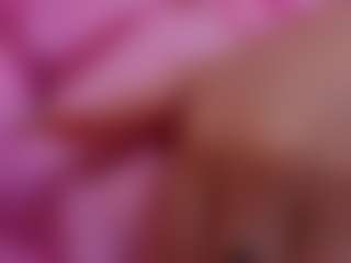 Live cam show with MiaaFarrel - Striptease on Fling VIP Chat
