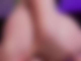 Live cam show with MiaaFarrel - Striptease on Camsoda