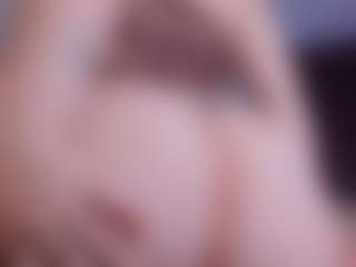 Live cam show with MiaaFarrel - Butt Plug on CamClone