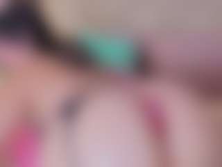 Live cam show with MiaaFarrel - Butt Plug on TeamSkeetLive
