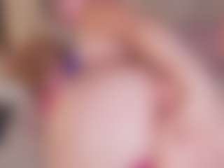 Live cam show with MiaaFarrel - Striptease on Camsoda