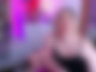 Live cam show with Ashleyparkerr - Smoking on Dolls Live