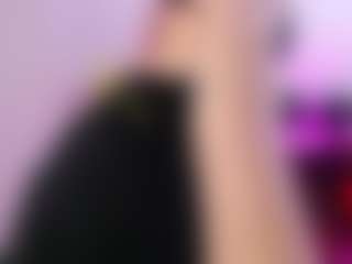 Live cam show with Ashleyparkerr - English on CamwithHer