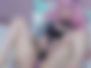 Live cam show with bizzynoar - Smoking on Lustler