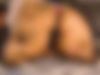 JuicyTeacher MILF webcam performer live streaming