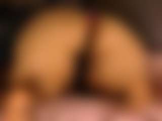 JuicyTeacher MILF webcam performer live streaming