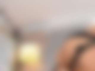 Live cam show with alanaablue - Camel Toe on AdultVida.com