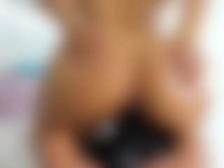 Live cam show with alanaablue - Shaved Pussy on StripNow