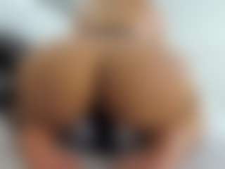 Live cam show with alanaablue - HD on Camsoda