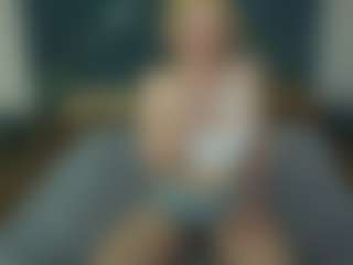 AnnaCandyy's Live Sex Cam Show