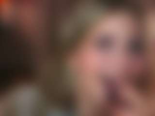 Live cam show with OlimpiaMiano - Flashing on instabang