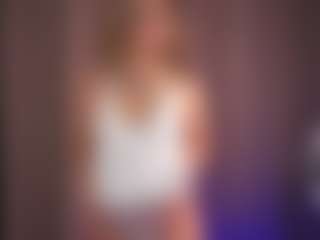 Live cam show with OlimpiaMiano - Flashing on CSO-WL