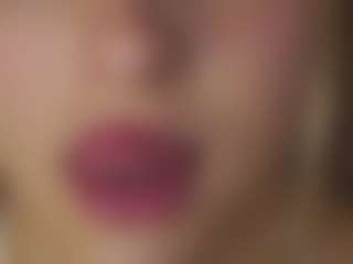 Live cam show with OlimpiaMiano - Brown Hair on Latina Girls