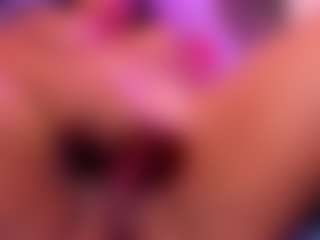 Live cam show with susan-moore29 - Camel Toe on Camsoda