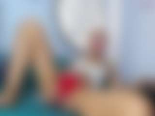 Spettacolo in cam dal vivo con Alisha-Ebonyy - Teen (18+) su Camsoda