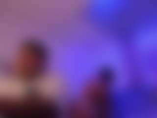 Live cam show with Cloe and Billy - Flashing on AdultVida.com