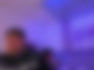 Live cam show with Cloe and Billy - Flashing on Camsoda