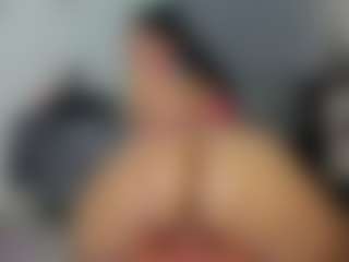Live cam show with Crystal-beennz - Young Adult on live18s.com