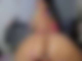 Crystal-beennz's Live Sex Cam Show