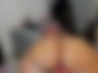 Live cam show with Crystal-beennz - Twerk Young Adult on Milf Play