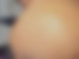 Crystal-beennz's Live Sex Cam Show